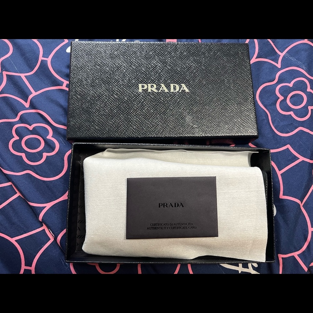 Prada Wallet Saffiano Leather - Picture 8 of 8